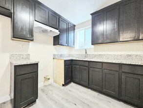 321 E 103rd St in Los Angeles, CA - Building Photo - Building Photo