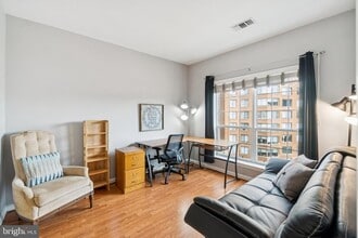 4550 Strutfield Ln in Alexandria, VA - Building Photo - Building Photo