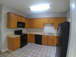 4554 Parkway Cir in Atlanta, GA - Building Photo - Building Photo