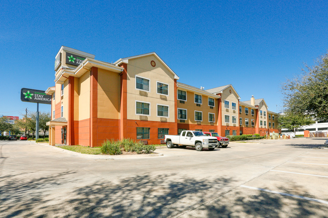 Furnished Studio - Houston in Houston, TX - Building Photo