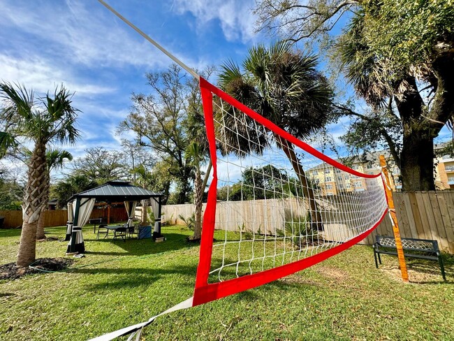 property at 1810 W Gadsden St