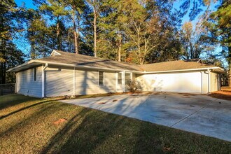 796 Greenwood Trail SE in Conyers, GA - Building Photo - Building Photo