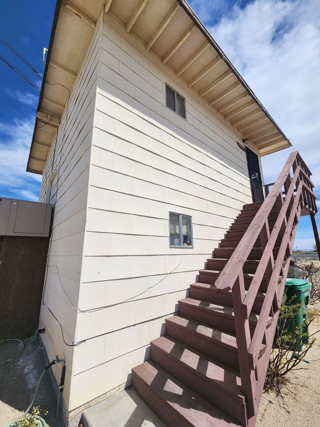 6666 Cholla Ave in Twentynine Palms, CA - Building Photo - Building Photo