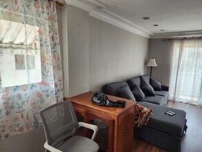 310 Bethany Rd, Unit Apt B in Burbank, CA - Building Photo - Building Photo