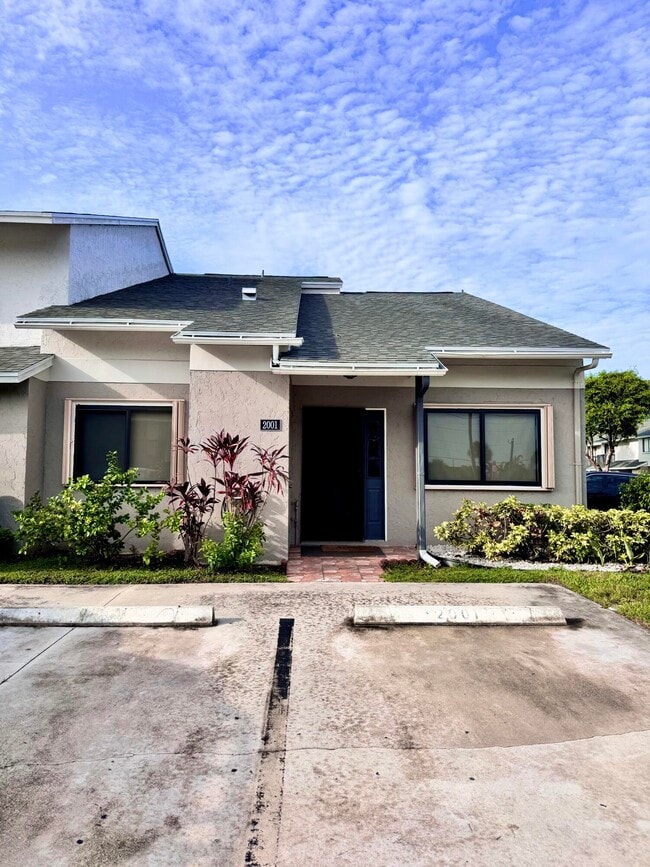2001 Wharf Ln