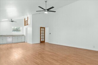 107 S Aviation Blvd in Manhattan Beach, CA - Building Photo - Building Photo