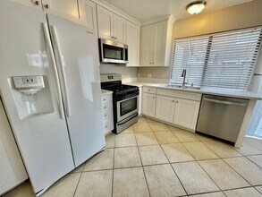 2 Rosemary in Irvine, CA - Building Photo - Building Photo