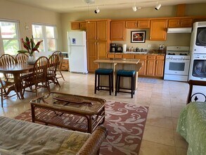 84-239-239 Farrington Hwy in Waianae, HI - Building Photo - Building Photo