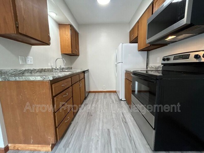 1232 S Jackson St in Junction City, KS - Building Photo - Building Photo
