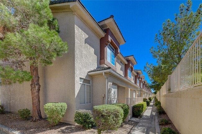 property at 908 Dusty Creek St