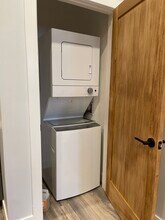 106 W Michigan Ave, Unit The Flat in Marshall, MI - Building Photo - Building Photo