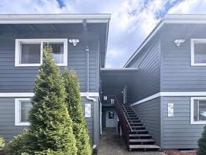 5495 A St in Springfield, OR - Building Photo - Building Photo
