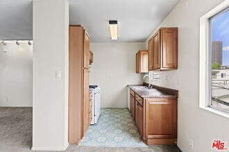 1295 Federal Ave in Los Angeles, CA - Building Photo - Building Photo