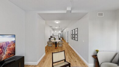 334 Warren St, Unit 1 in Boston, MA - Building Photo - Building Photo