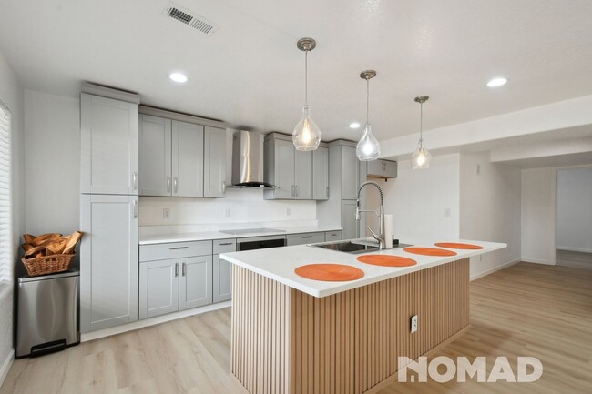 6007 S Ukraine St in Aurora, CO - Building Photo - Building Photo