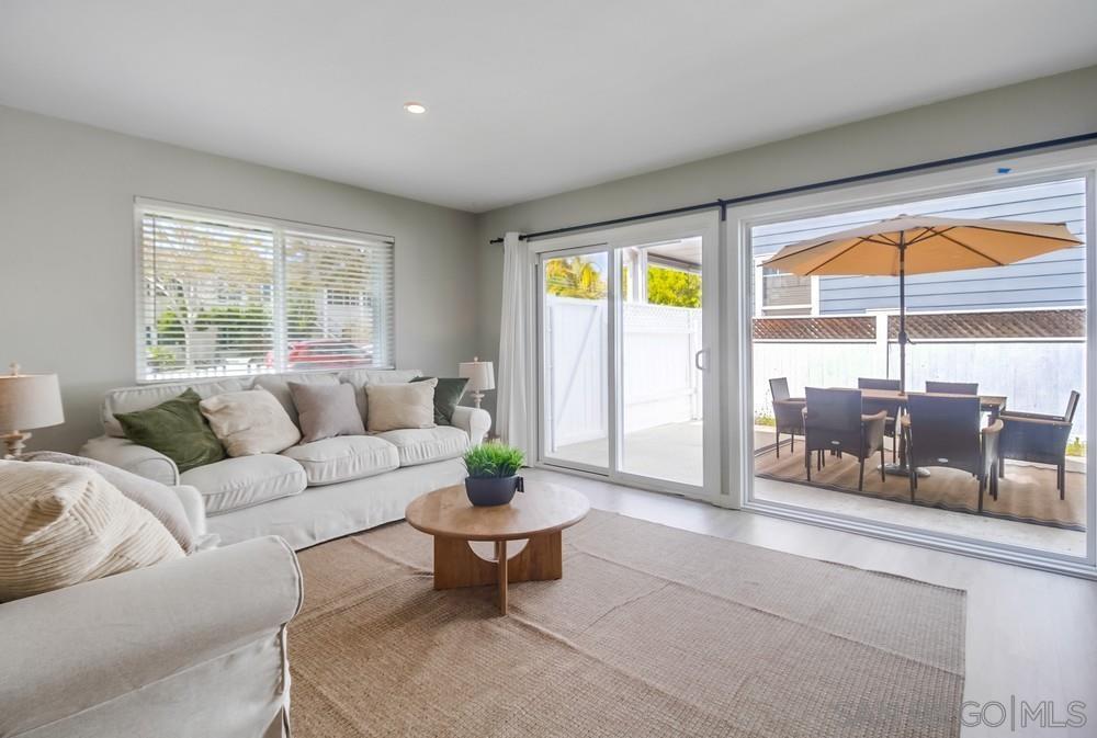 745 Coronado Ave in Coronado, CA - Building Photo