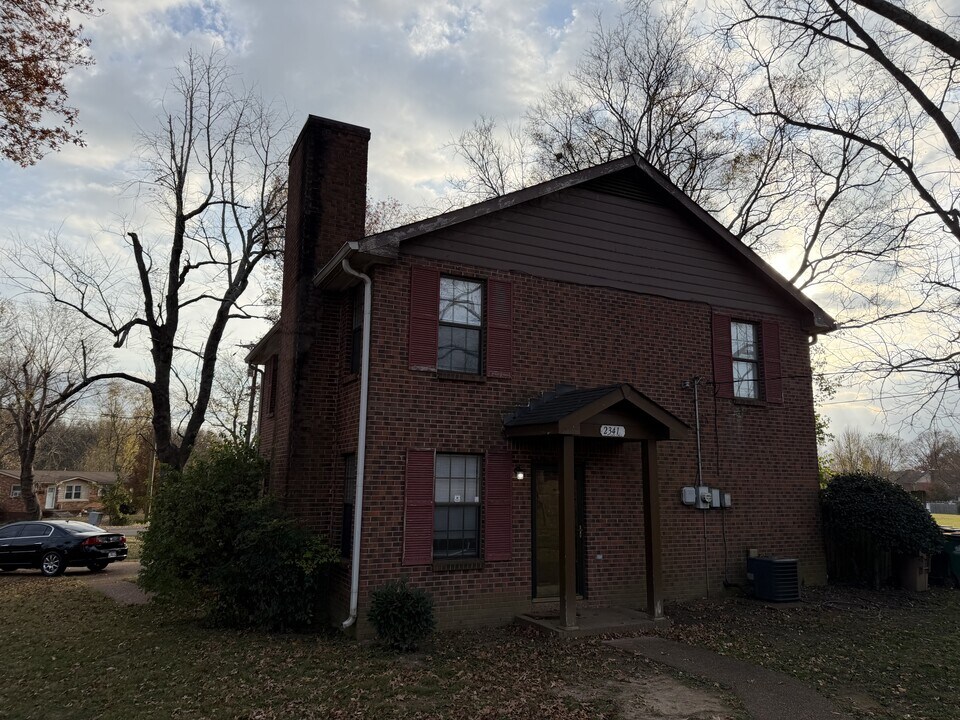 2341 Kimberly Dr in Nashville, TN - Building Photo