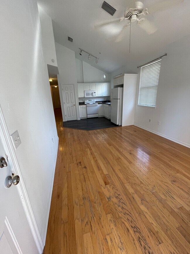 1510 N 17th St, Unit Bldg 2 Unit D in Tampa, FL - Building Photo - Building Photo