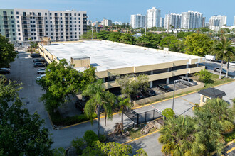 Greynolds Park Club Condominiums in North Miami Beach, FL - Building Photo - Building Photo