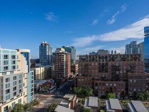 800 The Mark Ln, Unit 1106 in San Diego, CA - Building Photo - Building Photo