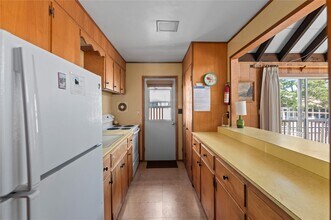 66 Bungalow Ln in Ocean Beach, NY - Building Photo - Building Photo