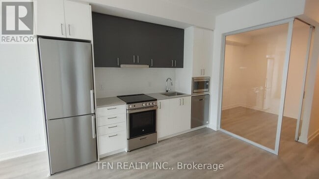 property at 30-330 Upper Mall Wy