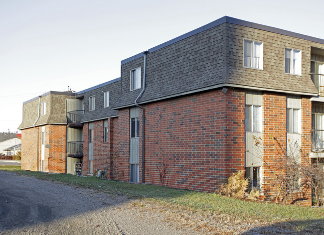 Majestic View Apartments in St. Cloud, MN - Building Photo - Building Photo