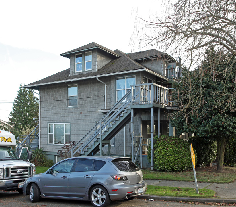 Eastern Apartments in Seattle, WA - Building Photo