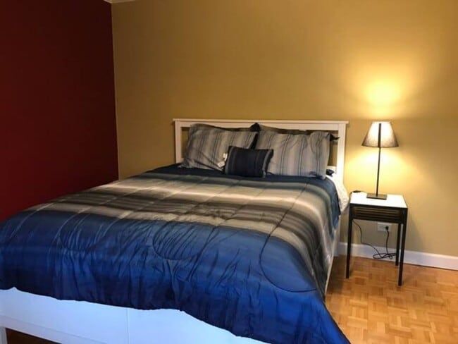 300 W Peachtree St NW in Atlanta, GA - Building Photo - Building Photo