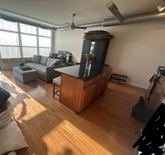 1200 W Monroe St, Unit 718 in Chicago, IL - Building Photo - Building Photo
