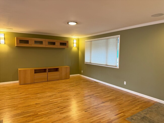 15720 NE 53rd St in Redmond, WA - Building Photo - Building Photo