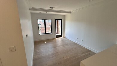 11 Lothrop St, Unit 506 in Boston, MA - Foto de edificio - Building Photo
