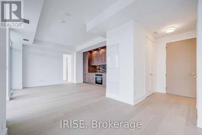 399 Royal Orchard Blvd in Markham, ON - Building Photo - Building Photo