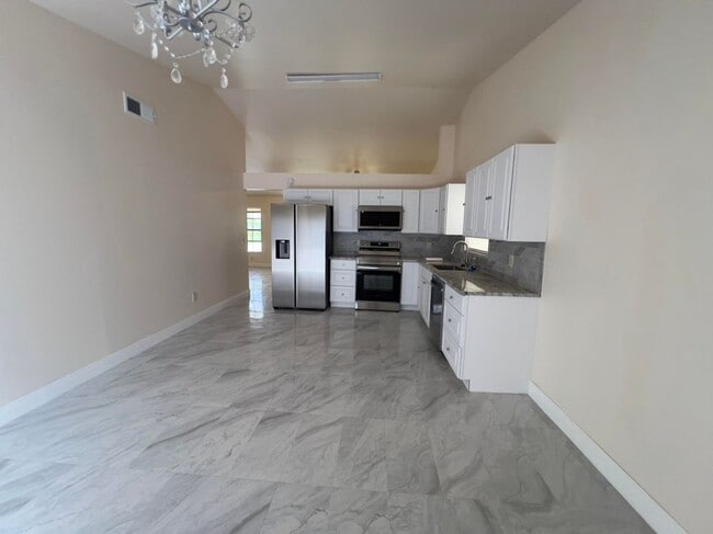 7926 Burlwood Ln in Greenacres, FL - Building Photo - Building Photo
