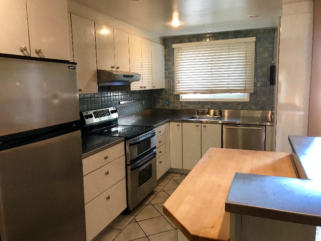 540 Hawthorn St in San Diego, CA - Building Photo - Building Photo