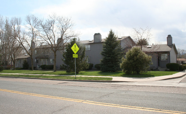 7105-7115 Simms St in Arvada, CO - Foto de edificio - Building Photo