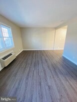 205 E Cornell Dr in Sterling, VA - Building Photo