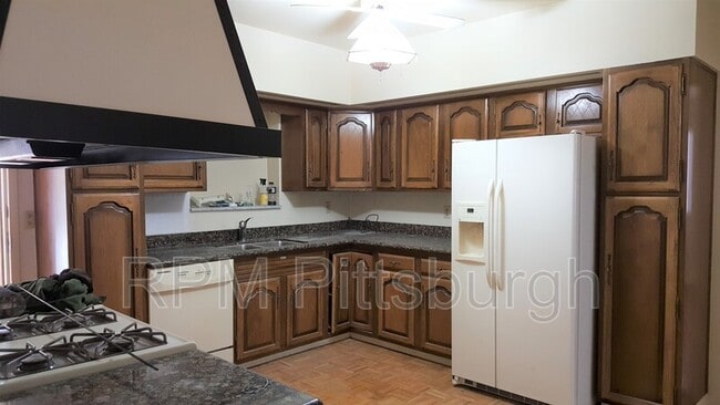 property at 437 S Aiken Ave
