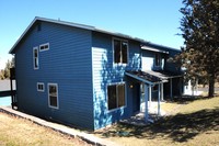 2528 NE Conners Ave in Bend, OR - Foto de edificio - Building Photo