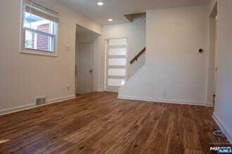 58 Elm St in Dumont, NJ - Building Photo - Building Photo