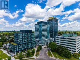 180 Fairview Mall Dr in Toronto, ON - Building Photo