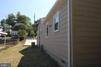 3404 Elmwood Dr in Alexandria, VA - Building Photo - Building Photo