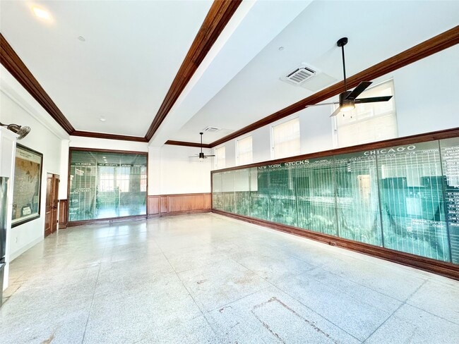 property at 2102 Mechanic St