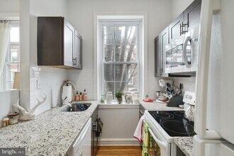 614 Pine St in Philadelphia, PA - Building Photo - Building Photo