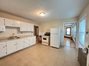 94 Madison Ave in Newton, MA - Building Photo - Building Photo