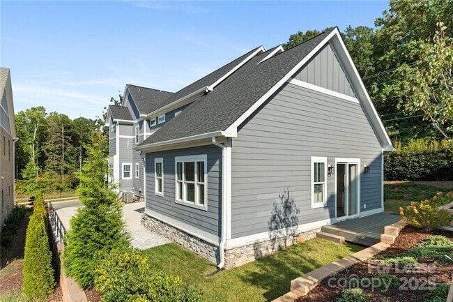 property at 805 Naples Dr