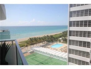 5151 Collins Ave in Miami, FL - Building Photo - Building Photo