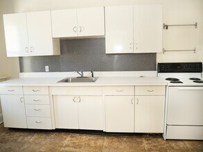 387 Harvard St, Unit 6A in Brookline, MA - Foto de edificio - Building Photo