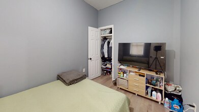 45 Morris St, Unit 1 in Boston, MA - Foto de edificio - Building Photo