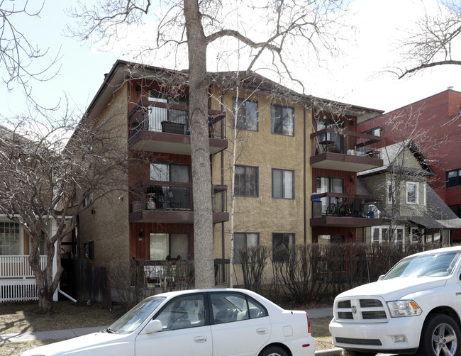 917 18 Av SW in Calgary, AB - Building Photo - Building Photo